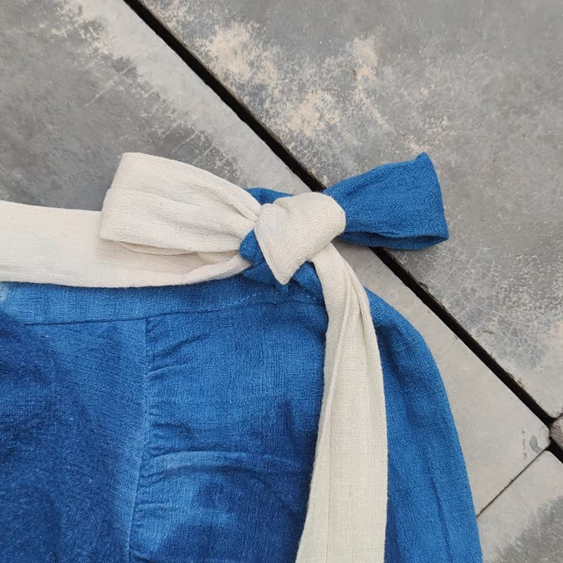 【ถุงโชคดี】Mini Indigo Set  - V 领上衣和荷叶裙 - 裙子 - 棉 蓝色