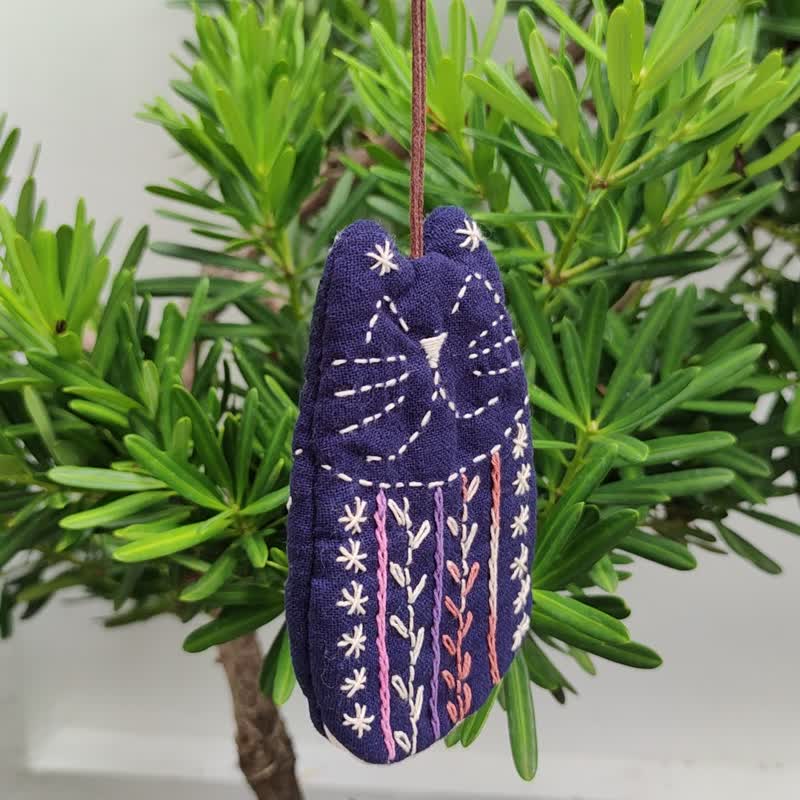 Handmade Key Chain Lucky Cat ฺBamboo - 钥匙链/钥匙包 - 棉 蓝色