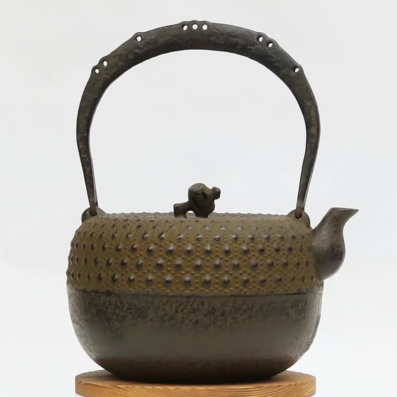 岩铸 清末・清茂作 南部铁器 手工铁瓶 铁壶 宝锤子龟甲 1.5L - 茶具/茶杯 - 其他金属 咖啡色
