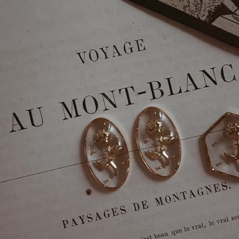 耳环 | Oval Pressed Rose 椭圆标本玫瑰 - 耳环/耳夹 - 树脂 透明