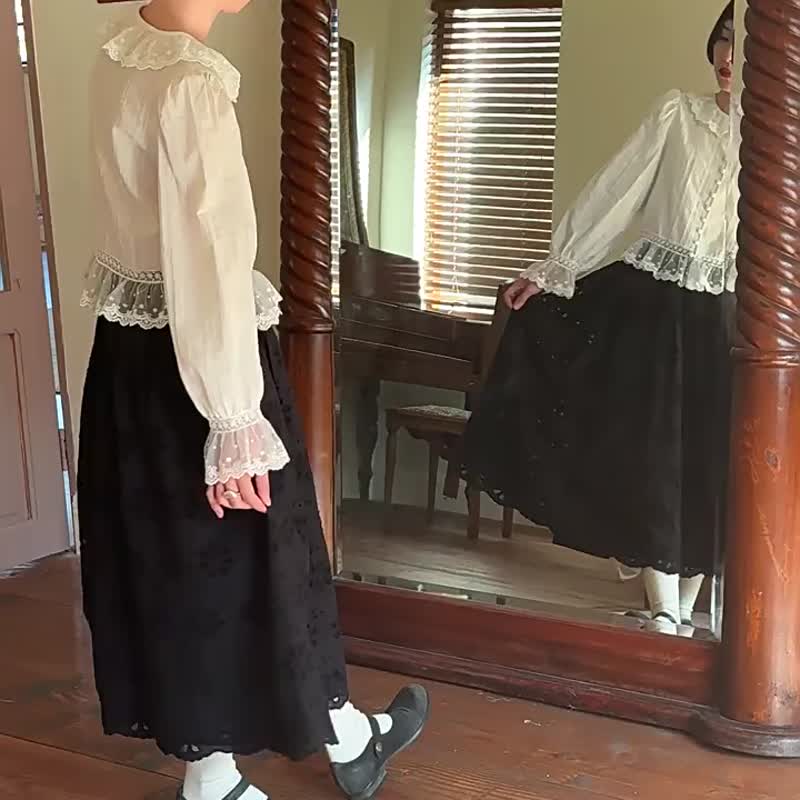 黑色 鏤空刺繡復古A字半身裙 黑色鬆緊腰長裙裙子 - 裙子 - 棉 黑色