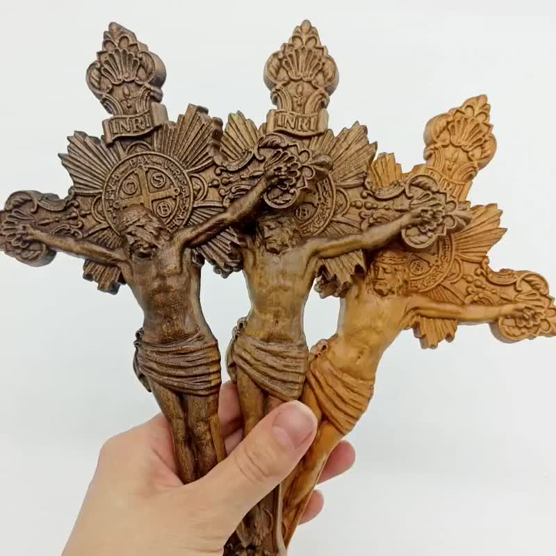 耶稣受难像木制十字架 24 厘米高，雕刻木制十字架，耶稣受难像天主教十字架 - 木工/竹艺/纸艺 - 木头 咖啡色