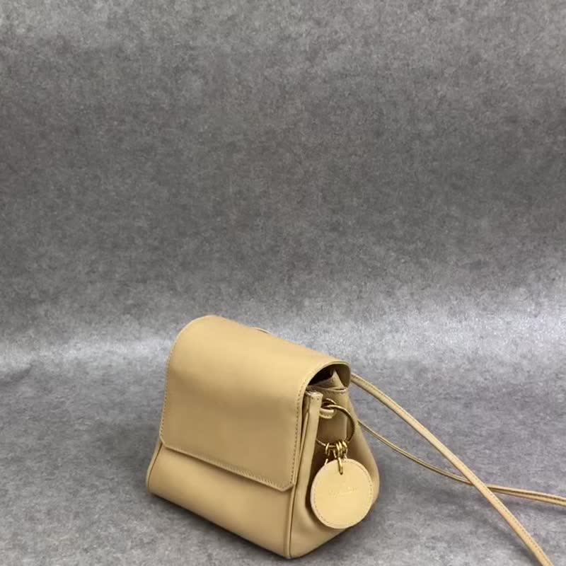 Dior 迪奥 米色皮革迷你斜挎包 附挂饰 二手中古 - 侧背包/斜挎包 - 真皮 咖啡色