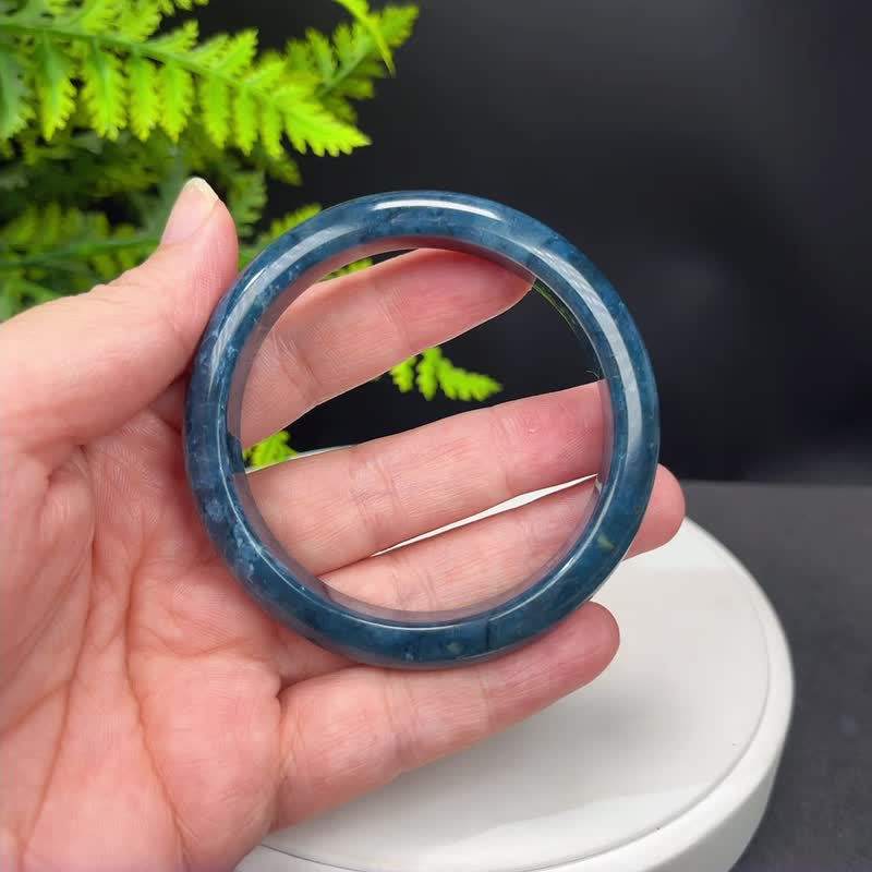 蓝线石手镯 56+MM 渐变深蓝白 女式手环 解压直觉沟通 清理负能量 - 手链/手环 - 半宝石 