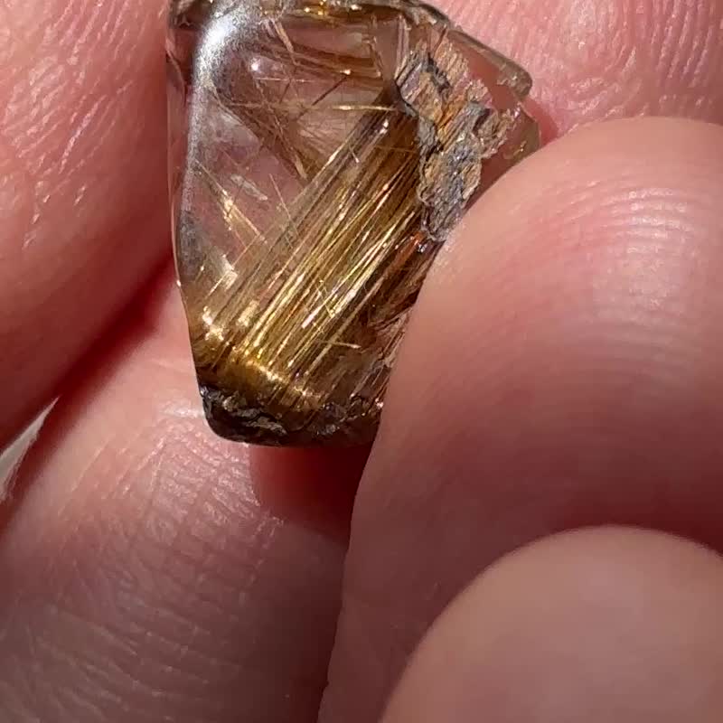 板钛 钛晶 金发晶 顺髪 猫眼 天然水晶 冰透 摆设 水晶原矿 原石 - 摆饰 - 水晶 金色