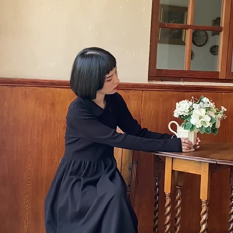 黑色 經典修身高彈力POLO領洋裝 腰部抽褶親膚舒適少女感連身裙 - 洋装/连衣裙 - 棉．麻 黑色