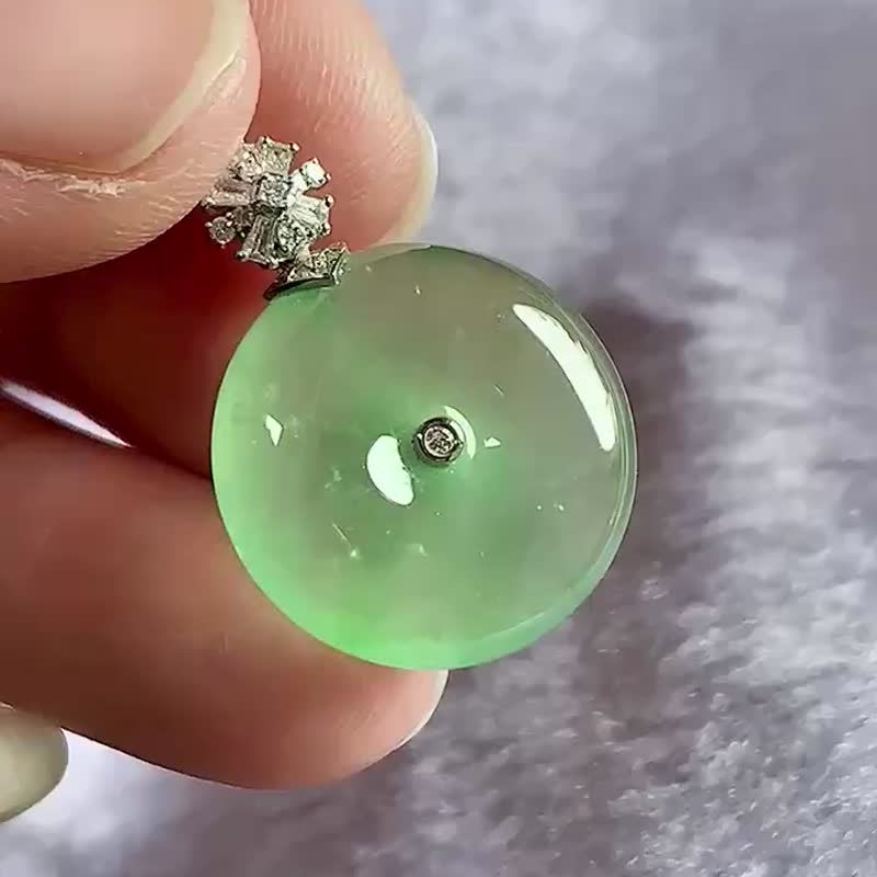 冰种翡翠 天然翡翠 缅甸A玉 颈链 • 18k金翡翠平安扣吊坠 - 项链 - 玉石 绿色