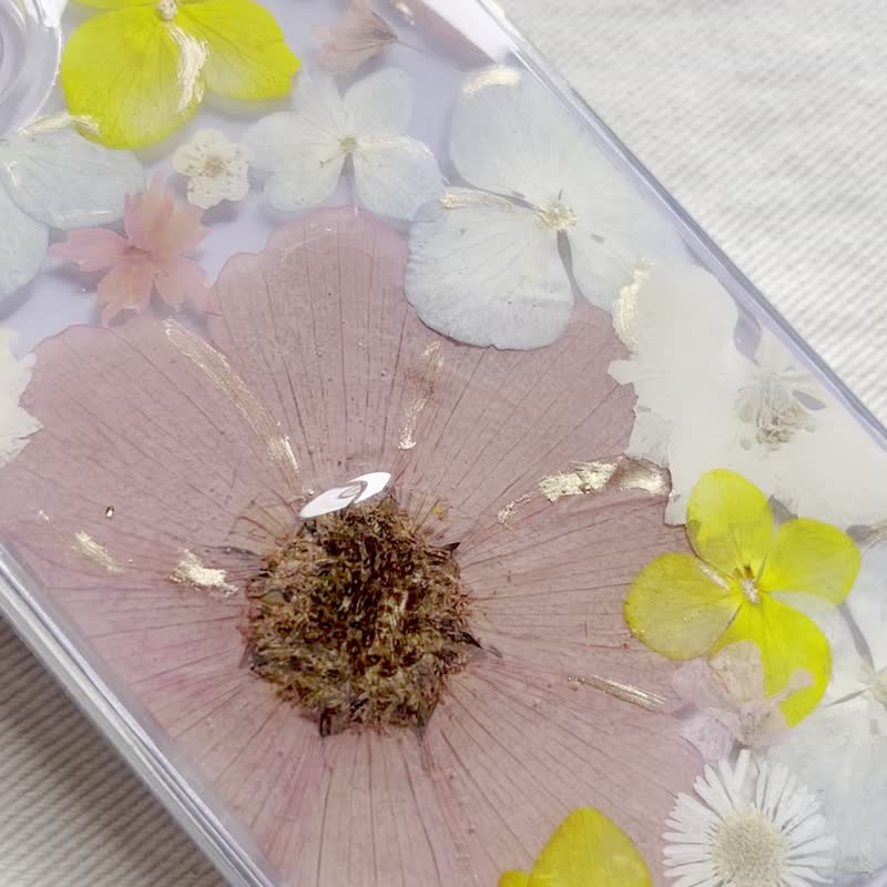 格桑花 真花手机壳 IPhone 16 - 手机壳/手机套 - 塑料 粉红色