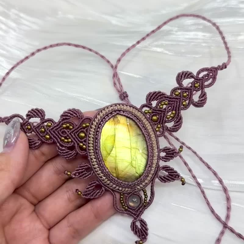 Crystoria Stone |Macrame| 南美蜡线 | 项链 | 黄光拉长石 - 项链 - 宝石 紫色