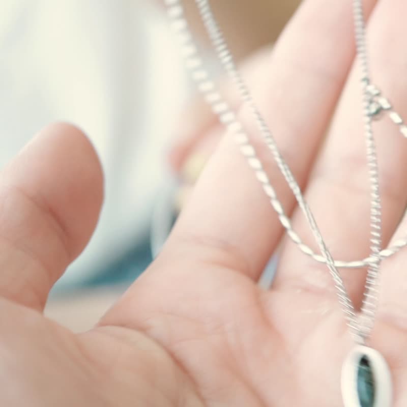 【礼物】Luxe Noir Pendant Necklace 简约双层黑色椭圆形吊坠项 - 项链 - 不锈钢 银色