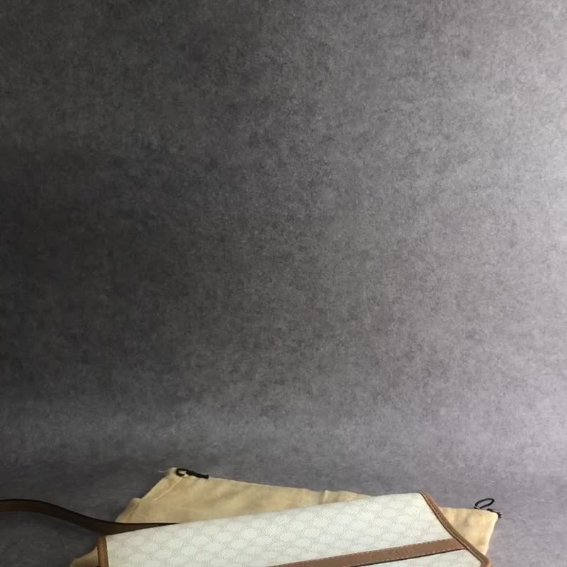 【 日本直送 名牌中古包 】CELINE 赛琳 马车LOGO 侧背包 白色 PVC皮革 vintage 古董 cwjrtc - 侧背包/斜挎包 - 防水材质 白色