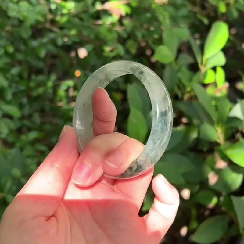 冰种 天然翡翠 缅甸 A玉 玉镯 • 冰玻种墨飘花福镯B - 手链/手环 - 石头 白色