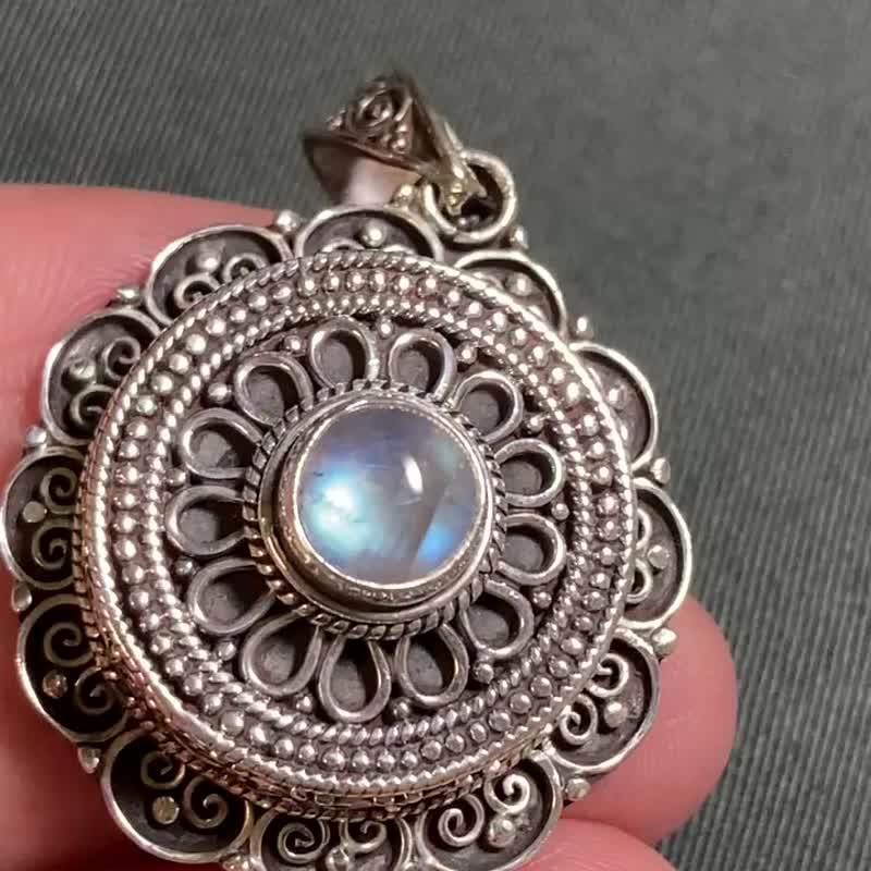 天然 月光石 嘎呜盒 尼泊尔 手工制 925纯银 - 项链 - 半宝石 