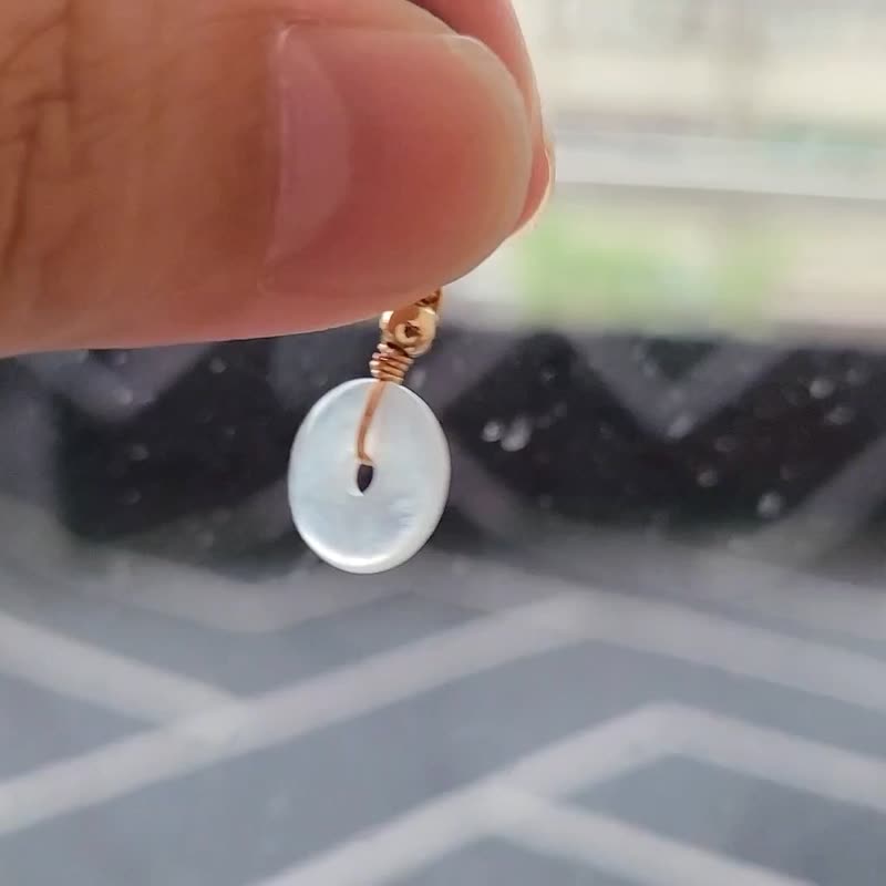 【亲翠】天然翡翠 玻璃冰小精品平安扣14K金扣头皮绳锁骨链 - 项链 - 玉石 白色