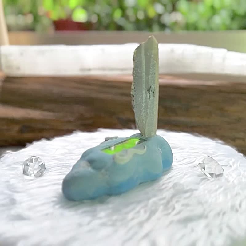 安静的心 双生水晶 骨干水晶  稀有灰云水晶原矿 附底座 - 摆饰 - 水晶 灰色