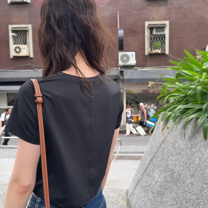冰凉纱中线拼接短袖上衣(浅灰) - 女装 T 恤 - 棉．麻 黑色