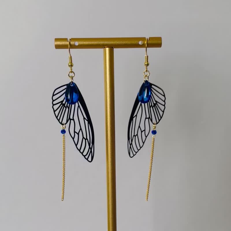 夜空舞动的蝴蝶水滴蓝色耳环/钩形耳环 - 耳环/耳夹 - 铜/黄铜 黑色