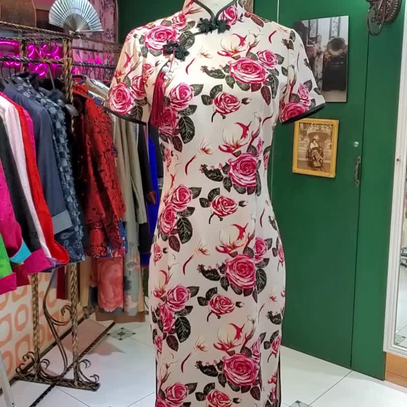 VINTAGE 悦裳 新式改良复古旗袍 白底红玫旗袍 连身裙 - 旗袍 - 棉 多色