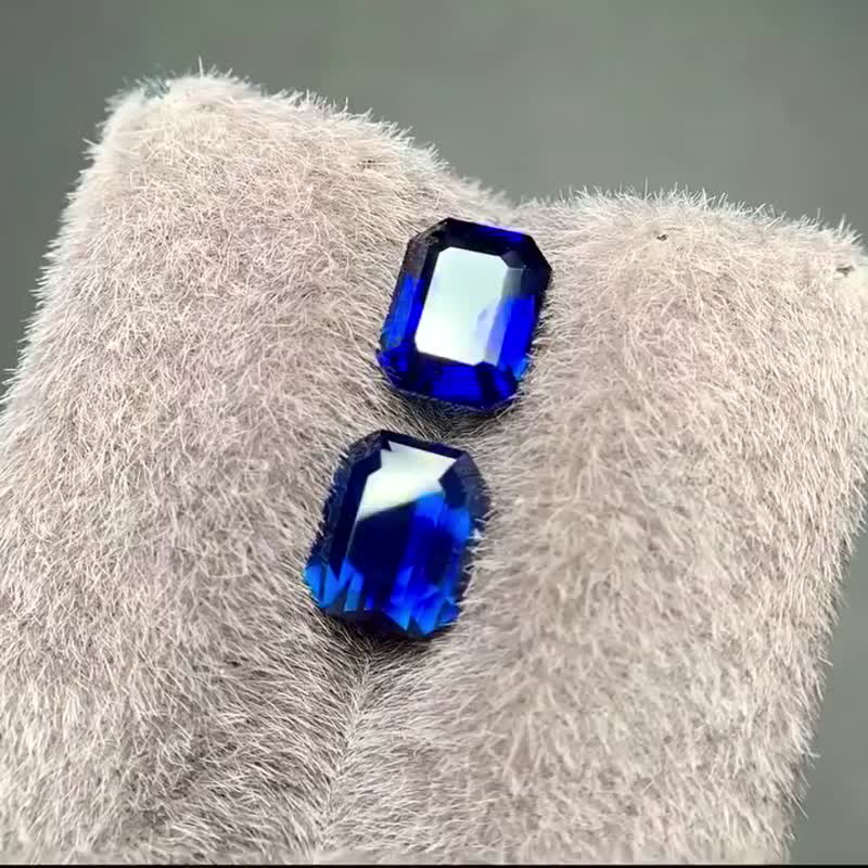 无烧皇家蓝蓝宝石耳环  4.11克拉 - 耳环/耳夹 - 宝石 