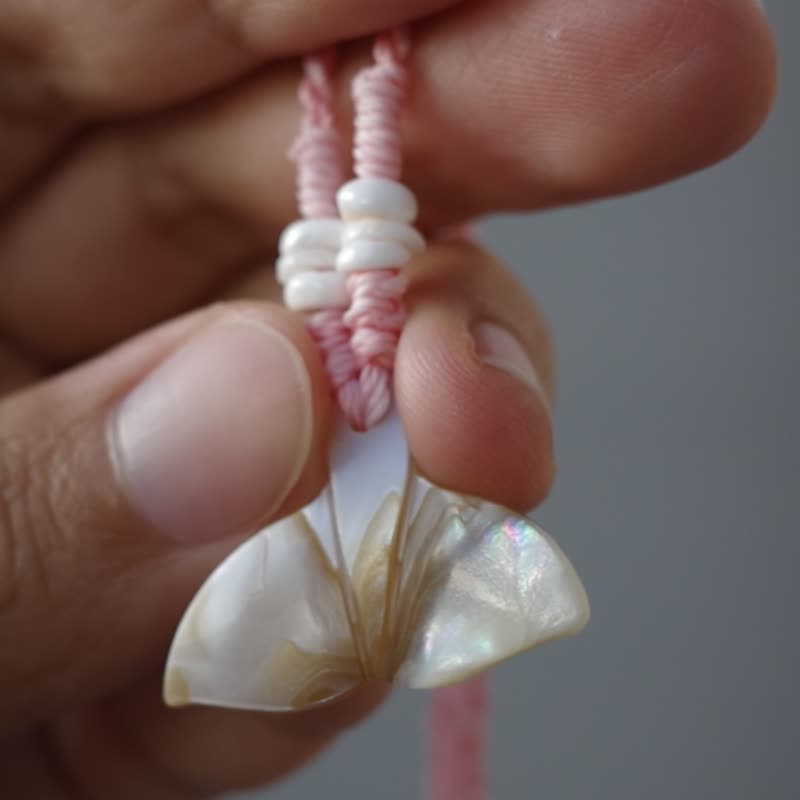 贝壳鲸鱼尾蜡线编绳项链-白色角落炫彩纹 - 项链 - 贝壳 