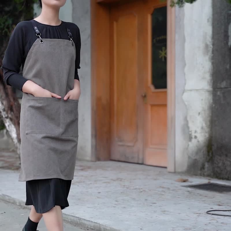 鹿造LUZAO 防水帆布围裙 可拆卸肩带 铁灰色 职人工作服 - 围裙 - 棉．麻 