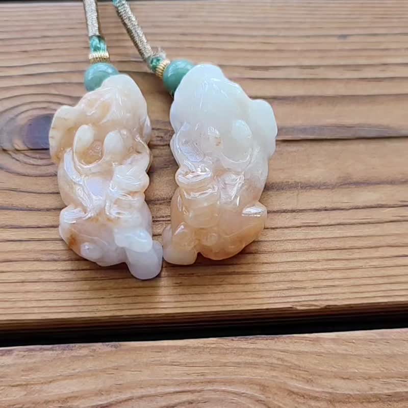 亲翠 天然翡翠 冰橘红特殊色洒朱砂红金钱貔貅调整式绳链 - 项链 - 玉石 