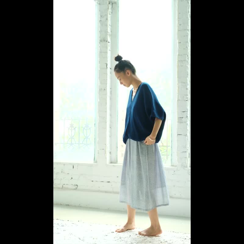 OMAKE 前后 V 领缩腰上衣 / 三层纱 深蓝 - 女装上衣 - 棉．麻 蓝色