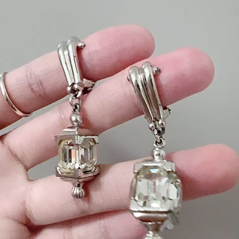Penning银色灯笼耳环 - 耳环/耳夹 - 其他金属 银色
