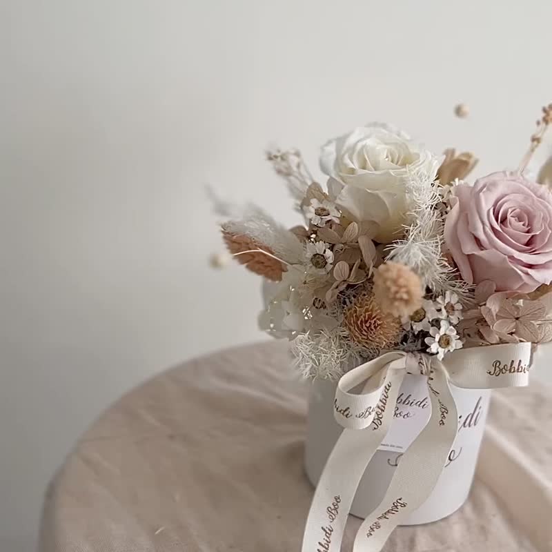 【永生玫瑰花盆花】• 情人节礼物/生日礼物/永生花/永生玫瑰花 - 干燥花/捧花 - 植物．花 粉红色