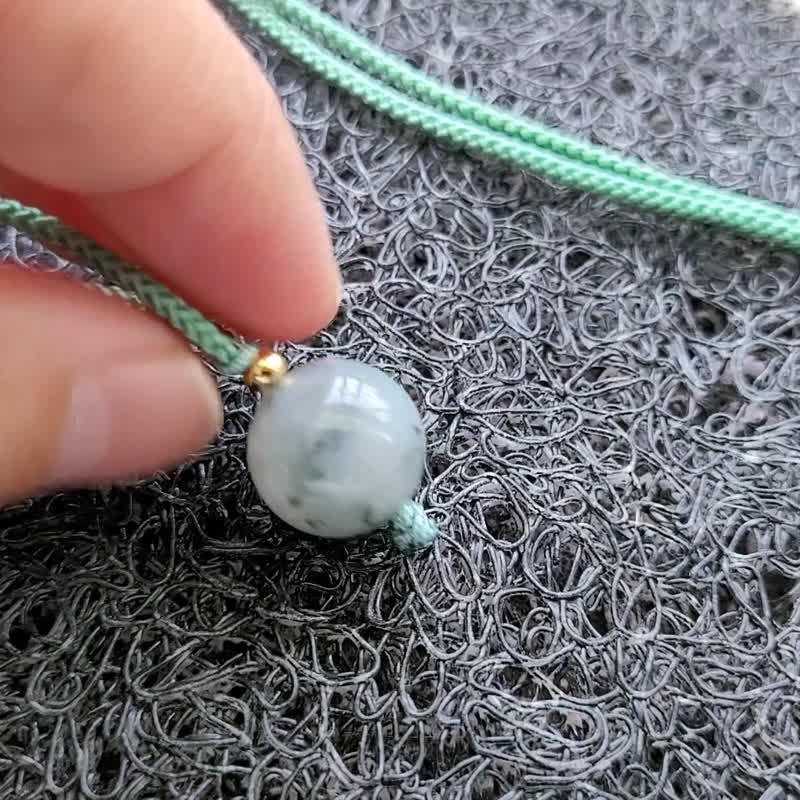 亲翠 天然翡翠 冰绿飘绿花12.2mm圆珠调整式绳链 - 项链 - 玉石 多色