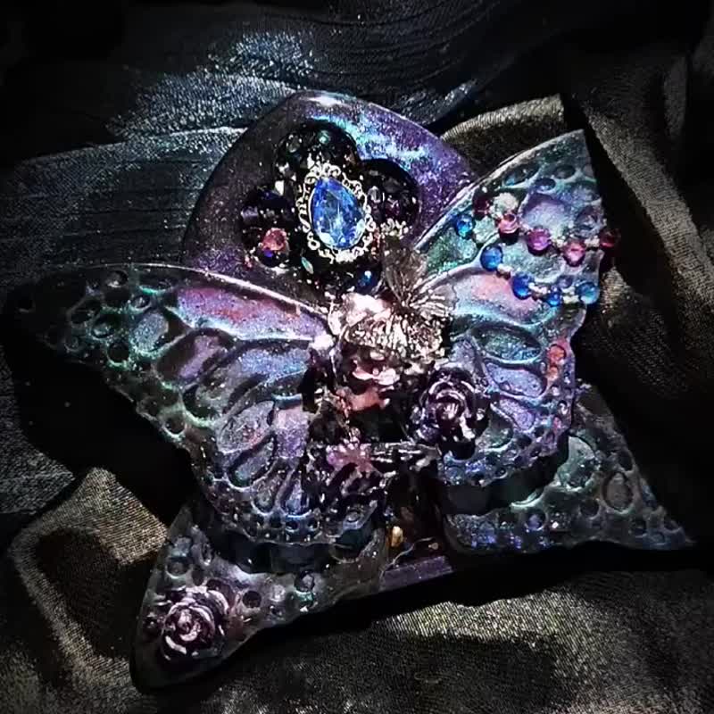 幽境系列-夜魘花翎 手工滴交流沙吊飾 - 吊饰 - 树脂 蓝色