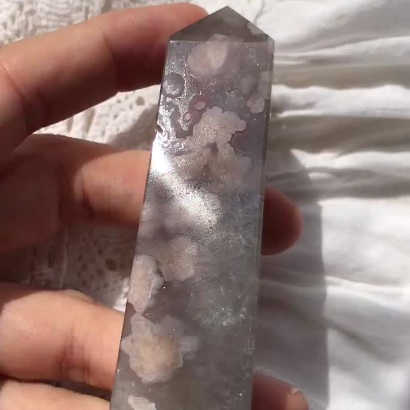 天然水晶 樱花玛瑙柱 真正没染色黑樱花玛瑙 摆设 水晶原矿 原石 - 摆饰 - 水晶 灰色
