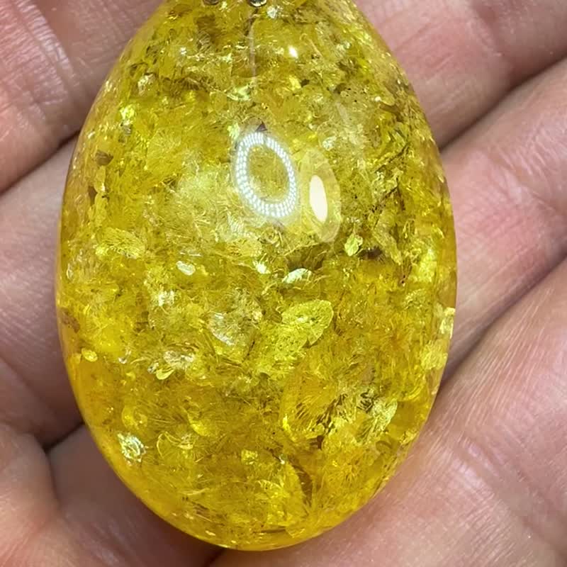 金色琥珀吊坠 琥珀珊瑚闪闪发光的美丽大琥珀吊坠闪闪发光 - 项链 - 半宝石 黄色