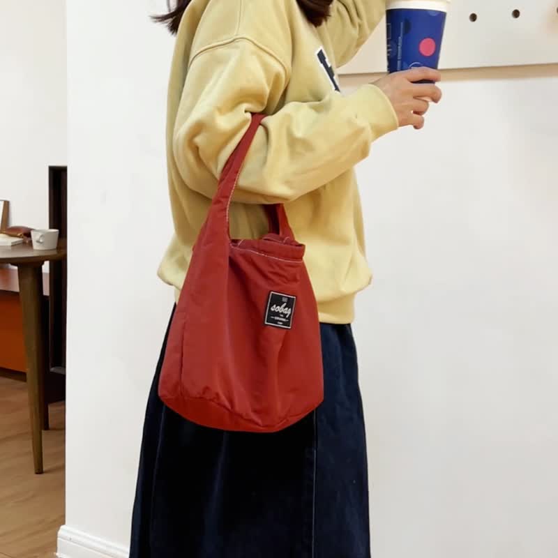 sobag轻便休闲防水尼龙布手拎腋下包女简约文艺抽绳手挽手提小包 - 手提包/手提袋 - 尼龙 红色