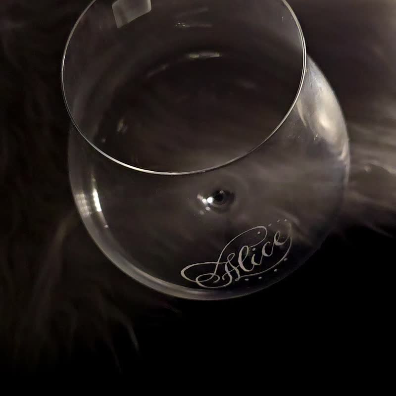 【定制化 自订文字】人手雕刻 Riedel/ 品牌酒杯 西洋书法手作 - 酒杯/酒器 - 玻璃 