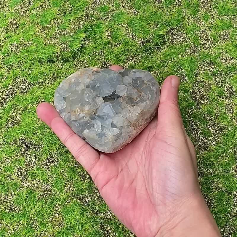 天然原矿带母矿清新天青石爱心 蓝水晶 净化 疗愈摆件 快速出货 - 摆饰 - 水晶 蓝色
