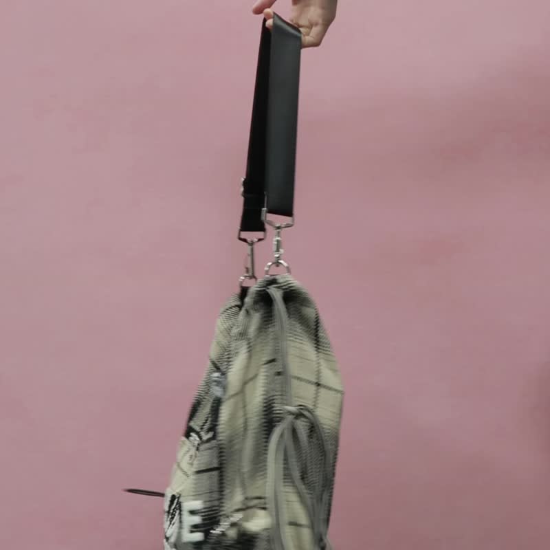 HIDDENNOTES/杂志风棉质复古红色格子抽绳双肩包斜挎流浪包电脑包 - 束口袋双肩包 - 棉．麻 红色