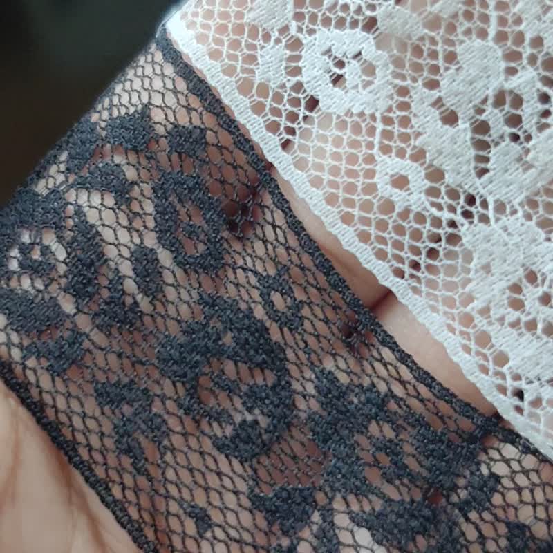 黑/白 裸肌感 宽版复古花蕾丝choker - 颈链 - 纯银 黑色