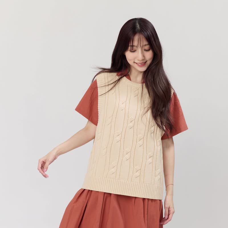 Joyce 圓領麻花針織背心/奶茶 - 女装针织衫/毛衣 - 其他材质 卡其色