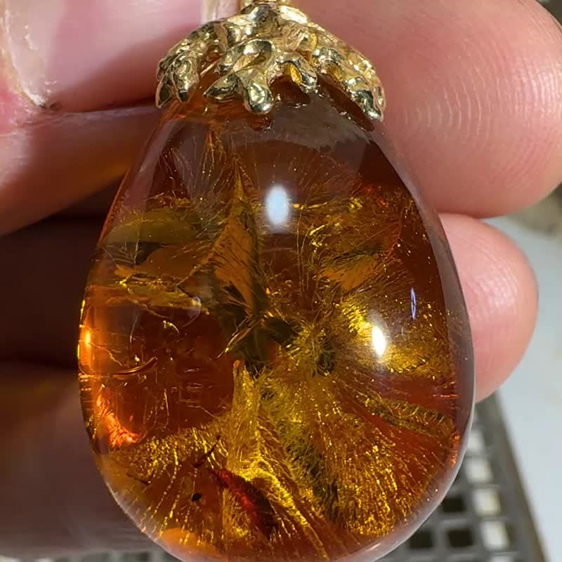 优雅波罗的海琥珀宣言吊坠 手工制作的琥珀色闪耀宝石项链 - 项链 - 半宝石 金色