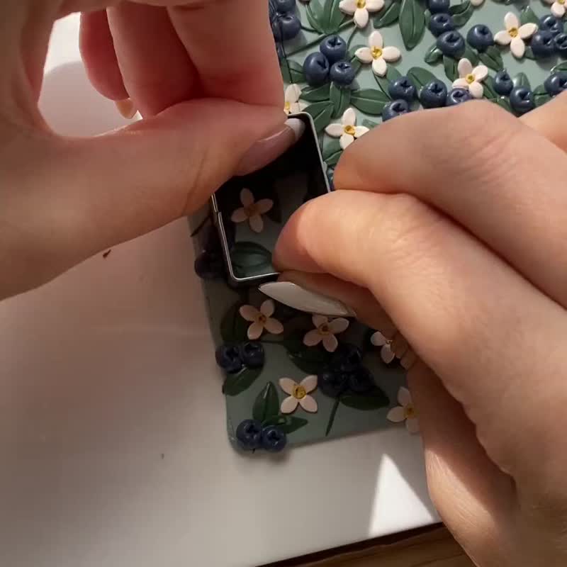 晨露蓝莓 手作软陶耳环 14K包金耳针 改夹请备注 - 耳环/耳夹 - 陶 