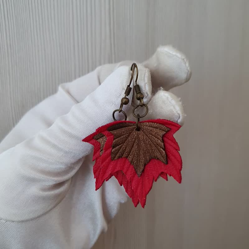 耳環 red-bronze leather earrings for her Leather women's jewelry - 耳环/耳夹 - 真皮 红色