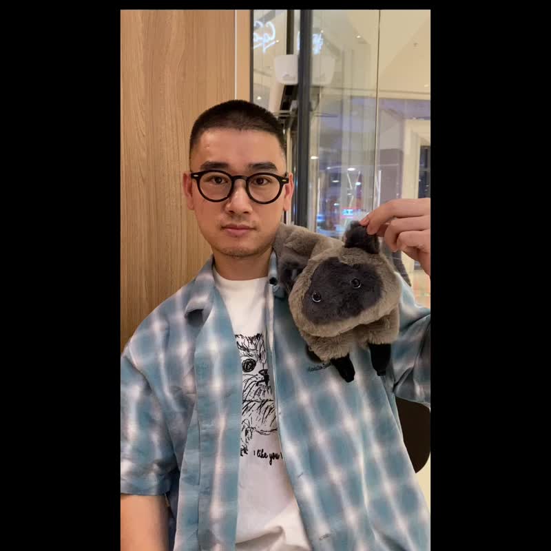 语罐头可爱宠物巴哥犬交叉围巾保暖御寒冬季百搭毛绒动物围脖礼物 - 围巾/披肩 - 其他材质 金色