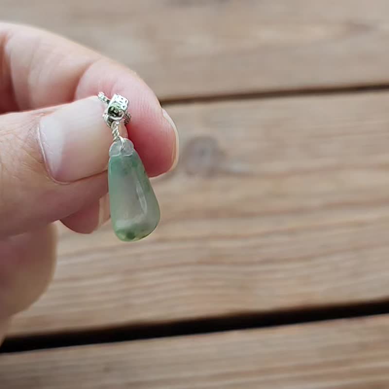 【亲翠】天然翡翠 高冰玻种飘花福瓜银锁骨链 - 项链 - 玉石 多色