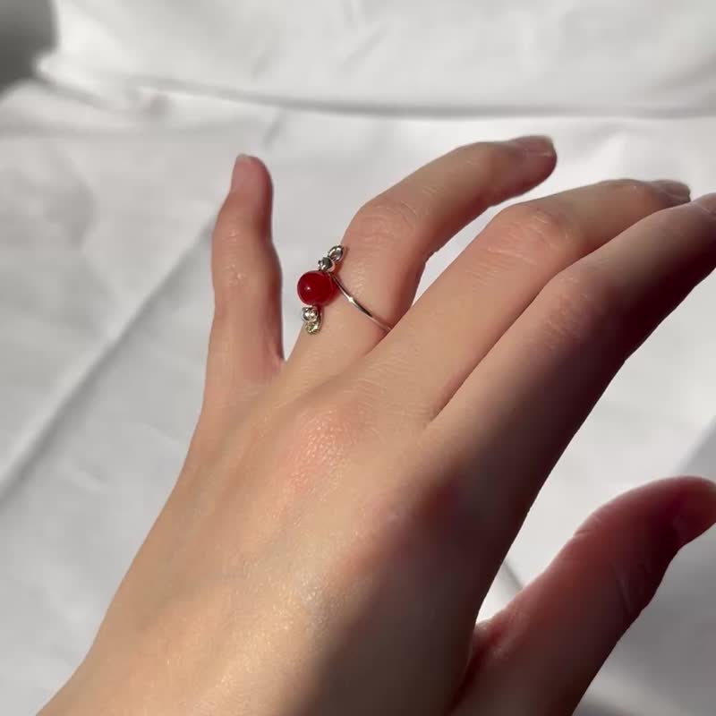 红玛瑙_戒指_弹性戒围_简约_金属编织饰品_矿石水晶_铜镀钛 - 戒指 - 半宝石 红色