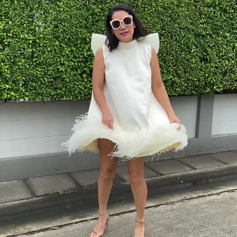 Deva feathers dress for women - 洋装/连衣裙 - 羽绒 金色