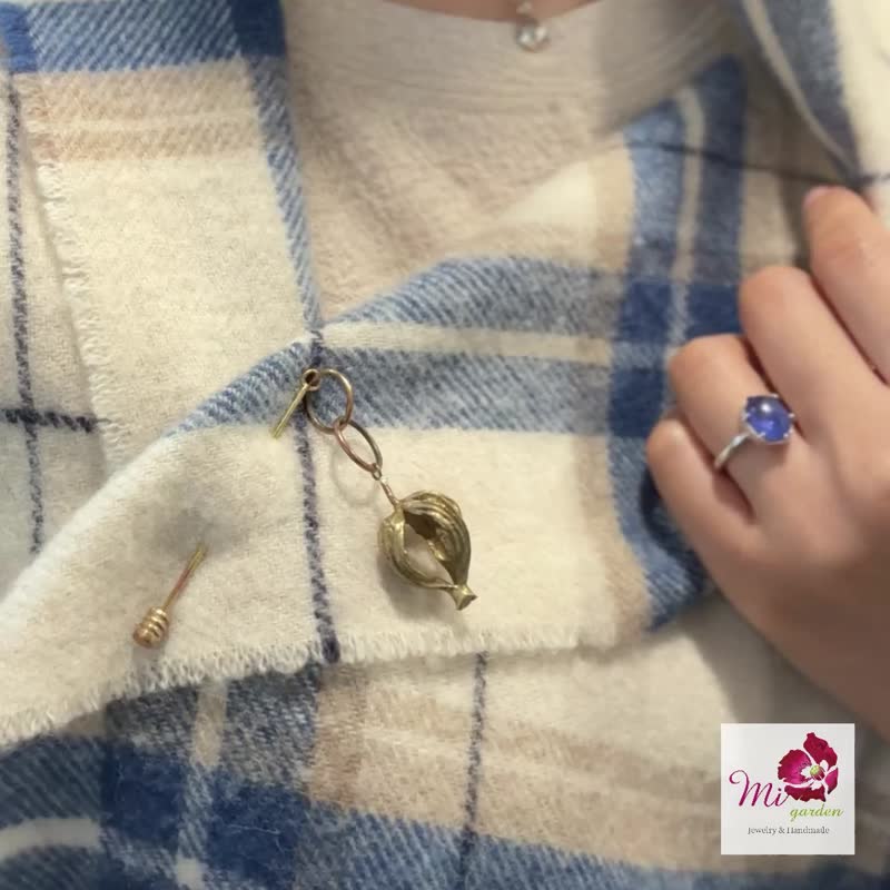 送礼 黄铜植物铸造别针-月桃 果实 - 胸针 - 铜/黄铜 