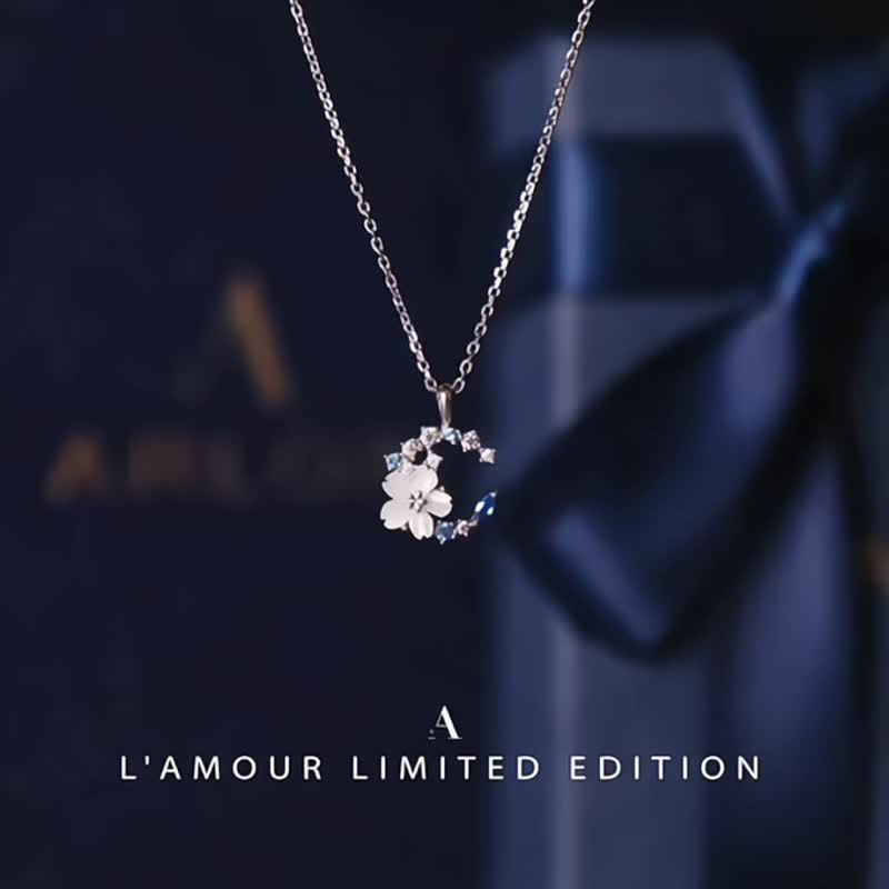 L'amour 优雅小花月亮项链 (白金色) - 项链 - 纯银 