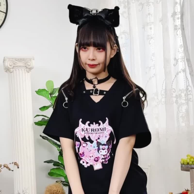 原创三丽鸥SANRIO授权酷洛米扣带拉链露肩庞克风V领短袖T恤JJ5083 - 女装 T 恤 - 棉．麻 