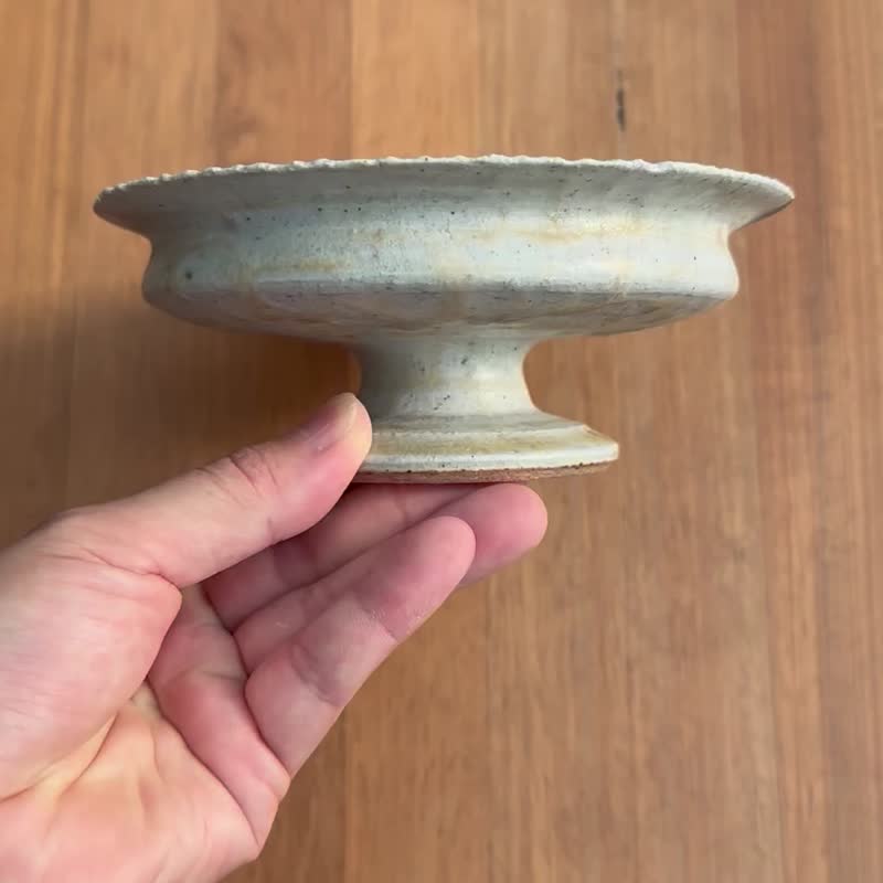 流动灰釉高台皿 - 盘子/餐盘/盘架 - 陶 白色
